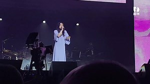 4.1K views · 55 reactions | 轮到Lala徐佳莹上场了！已经很久没来新演出的Lala，为本地歌迷送上特别演出。这一曲《真的傻》是Lala首次live演唱哦！ . . . #8worldentertainment #8视界娱乐 #Lala徐佳莹 #wearesinger #我们都是歌手 | vibes by 8world | Facebook