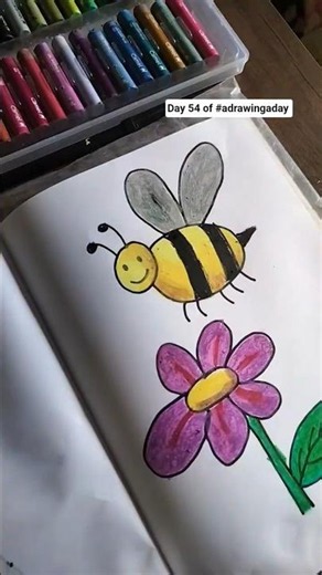 Day 54 of #adrawingaday #oilpastel #crayon #beginner #oilpastelart #crayondrawing #bee