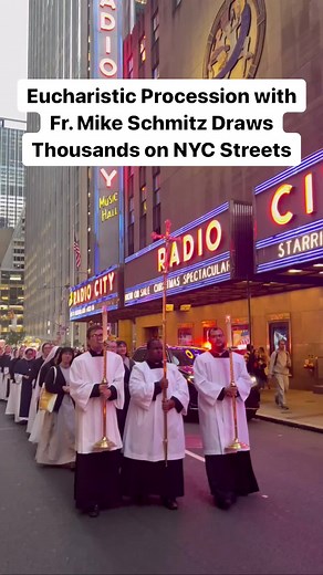 A procession bringing Jesus in the Eucharist through the heart of the largest city in the U.S. attracted hundreds of participants on Oct. 10. Participants marched reverently as the Body of Christ, housed in a golden monstrance, was carried aloft through the busy streets of Manhattan, passing right in front of the storied Radio City Music Hall as some bystanders looked on with interest and others dropped to their knees. The public procession, sponsored by the Catholic leadership organization Napa
