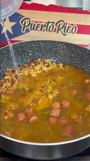 Arroz con Habichuelas y salchichas 🦾👨🏽‍🍳🇵🇷 #puertorico