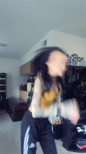 When you’re gogo dancing and the beat finally drops #gogo #fy