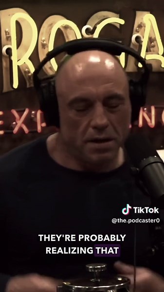 Pt2 of joe rogan and his guest talk about the new alien pics #joerogan #viralvideo #fyp #podcast #alien @the podcaster pt1