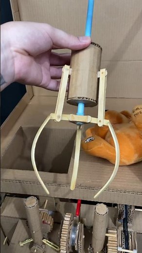 Máquina para atrapar peluches de cartón #shorts