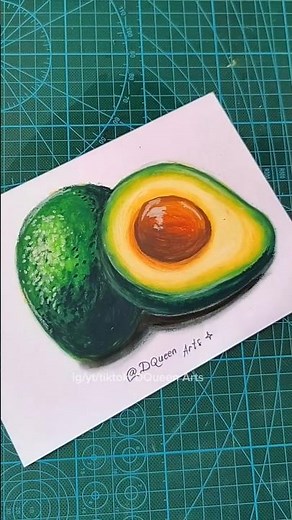 How to draw a REALISTIC avocado using oil pastels 🥑 #art #drawing #drawingtutorial #howtodraw #dq...