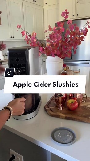 Falling for these adorable apple cider slushies. 🍂 #ninjacreami #ninjacreamideluxe #fallrecipes