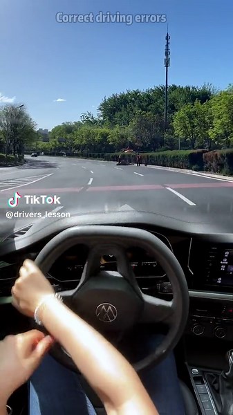 Mastering Steering Wheel Control: Essential Driving Tips