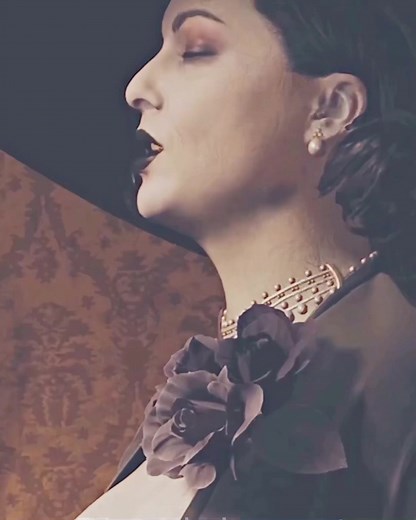 TYSM FOR 40K AAAAAAAAAAAAAAAAAA #ladydimitrescu #alcinadimitrescu #residentevilvillage #residentevil #fyp #foryou