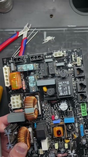 Four industriel sauvé de la casse ! ⚡️🛠️ #shorts #reparation #électronique