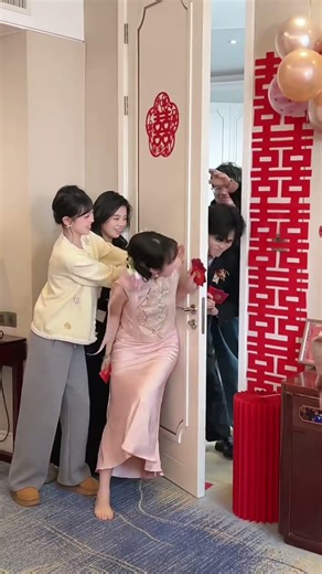 😍 Sweet Pink Chinese Bride Look 💕 Her Wedding Style Stole Everyone’s Heart! 💍 #Shorts #Viral