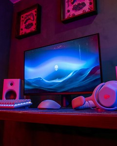 ALIENWARE on Instagram: "Introducing our two newest monitors: the AW2525HM and the AW2725D 🦾 Looking for lightning-fast visuals and unbeatable accuracy? With an IPS panel and 320Hz refresh rates, the AW2525HM is made for fast-action gameplay⚡ Want a more dynamic and immersive experience? Check out the AW2725D, with a QD-OLED panel and 280Hz refresh rates that bring every game to life 💫 Learn more about both monitors at the link in bio 🔗"