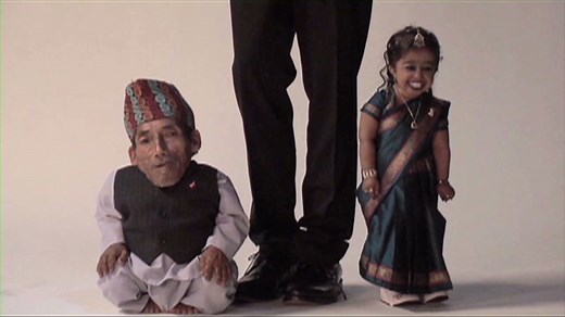 World's shortest man and woman meet