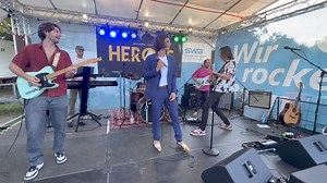 12K views · 61 reactions | Scotty beamt uns zu David Bowie…. HEROES- Tribute to David Bowie/ SWB Sommerfestival 24. Wie nicht anders erwartet…..GRANDIOS❗️ | Parkrestaurant Rheinaue | Facebook