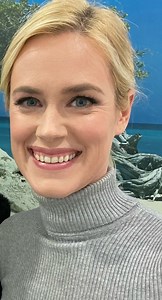 Order a personalised video from Abigail Hawk