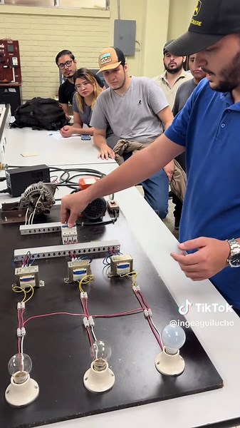 Laboratorio: Motor Adaptado para Alternador Automotriz