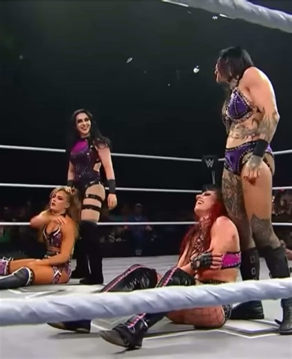 Aj Lee (@ajleeblackwidowqueen)’s videos with original sound - Aj Lee