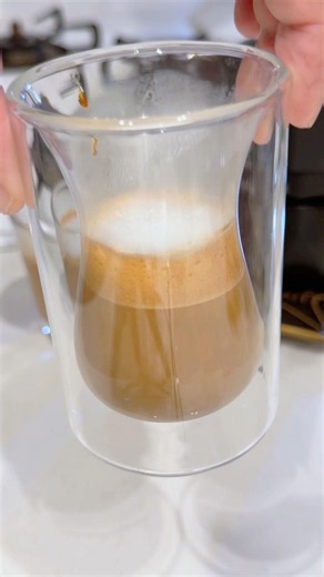 Homemade Café Latte with a Moka Pot ☕🥛 #coffee #mokapot #coffee
