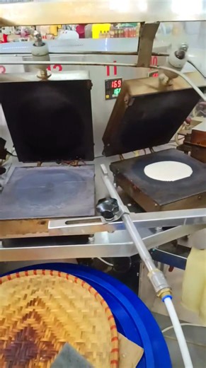 ทำขนมใช้เครื่องอัตโนมัติ กับอัตโนมือ สุดยอดการตั้งเวลากับอุณหภูมิที่อบขนม เปิดปุ๊บเหลืองปั๊บ #ขนมปังอบกรอบซินนามอนอ่อน หรือ "ขนมปังอบกรอบม้วน #ขนมเวียดนาม #reelsvedio | Phatcharida Thongbai