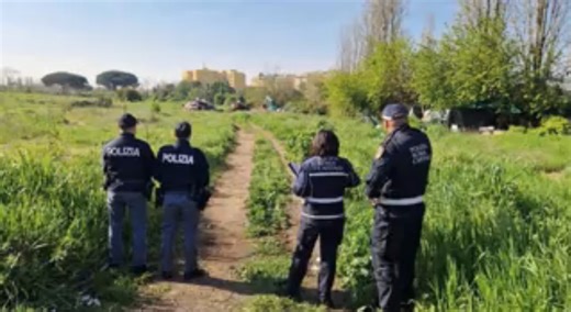 Prenestino, sgomberato insediamento abusivo: operazione decoro urbano alla stazione