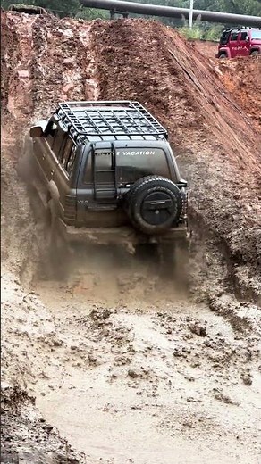 Toyota Land Cruiser 4x4 Mud Ride Challenge | Epic Offroad Stunts – Must Watch #offroad #4x4 #shorts
