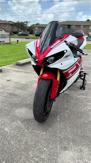 2009 Yamaha R1: The King of Motorcycles Experience