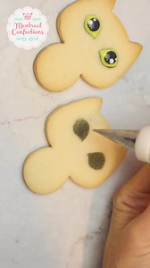 5.1K views · 74 reactions |  Fall into the spirit of the season with these vibrant Halloween cookies!  Watch as I decorate some sugar cookies with brightly colored royal icing. Perfect treats for your Halloween celebrations! Visit my online cookie school for full online lessons. #FallCookies #HalloweenTreats #CookieDecorating #RoyalIcingArt #MontrealConfections | La cabane a poterie | Facebook