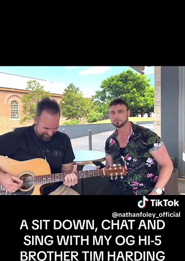A sit down, chat and sing with my OG Hi-5 brother Tim Harding 😎👋🏼 #hi5 #foryoupage #foryou #90skids #nathanfoley #timharding @Tim Harding