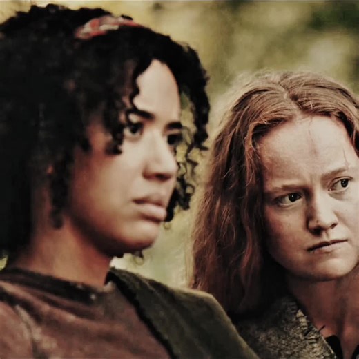 Exploring the Hottest Moments in Yellowjackets