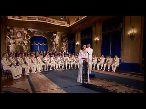 Angela Gheorghiu interpreteaza Imnul Romaniei / Angela Gheorghiu sings the Romanian National Anthem