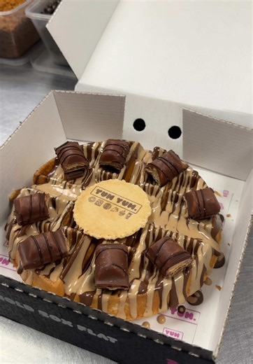 Indulge in Kinder Bueno Waffles: A Dessert Dream