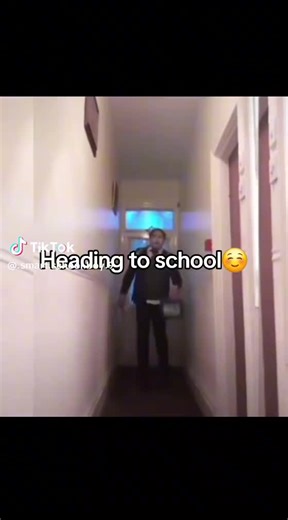 heading to school#fyp#creepy#Viral#smartschoolboy9#School