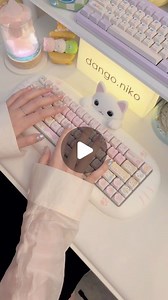 dango | the perfect meow keyboard 🐱 ft. kiiboom meow meow squad keycaps! they're MAO profile ("mao" stands for "cat" in Chinese), how cute is that... | Instagram