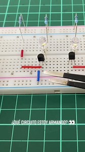 ¿Qué circuito se puede armar con 2 LED, 2 Transistores y 2 Capacitores? 🤔 #LaElectronicaGT #Circuito #LED #Transistor #Capacitor | La Electrónica