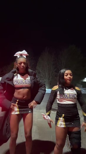 Party at the beach@Avawavuhhh🦖‼️ (dc:@jmuppie Ⓜ️ ) #fypシ #trending #dance #viralvideo #fyppppppppppppppppppppppp