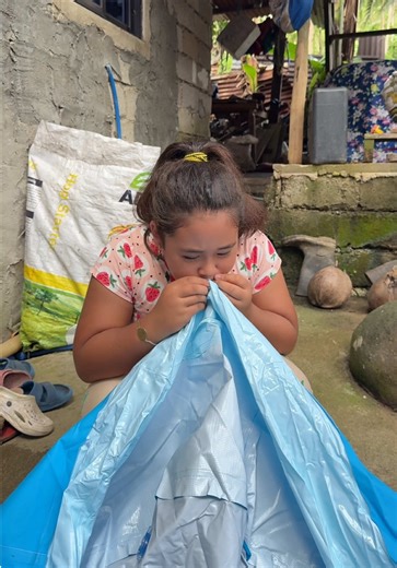 Fun Swimming Pool Activities for Kids with Queenie