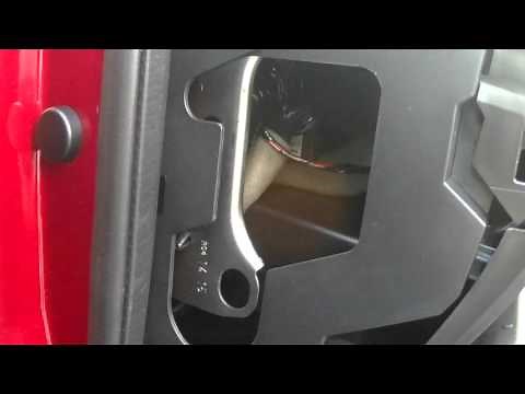 Qashqai (J11) glovebox removal to access fuses.