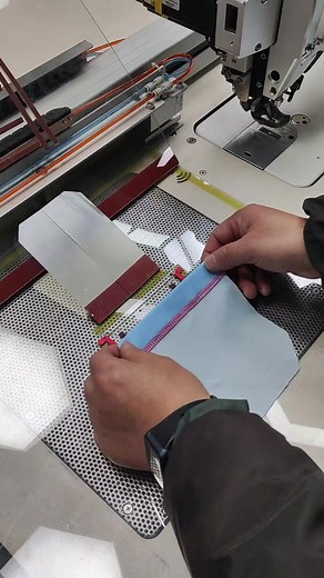 Simple and easy sewing pocket. #automaticlockstitchtemplatesewingmachine #Automaticsewingmachine#automatictemplatesewingmachine#automatictemplatelockstitchsewingmachine#automatictemplateoverlocksewingmachine#foryou#sewing#sewingtiktok#automaticsewingmachine#fdkauto#industrialsewingmachine#sewingmachine#automaticoverlockmachine#sewingtutorial#sewingforyoupage#Manufacturerofautomaticclothingequipment#automaticsewingmachinemanufacture#sewingmachinemanufacturer