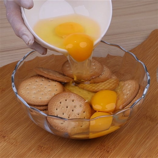 78K views · 602 reactions | I have mixed the maria cookies with egg ¡Secret of pastries! | SuperRecipes | Facebook
