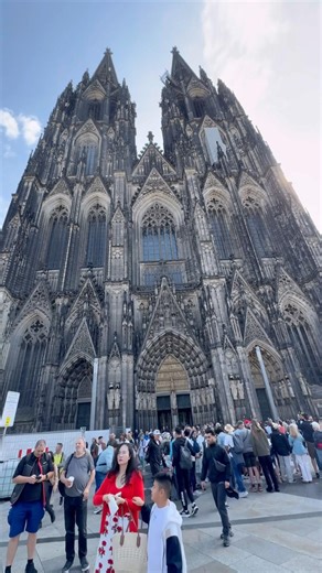 The Magic of Cologne Cathedral’s Lights #shortvideo #shorts #germany #travel