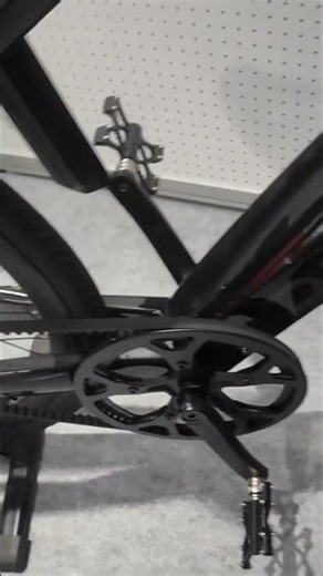 Carbon Fiber Bike Frame: Sleek Design in Close-Up!
