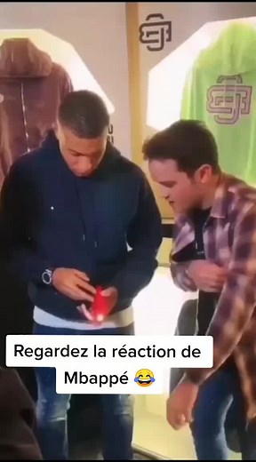 🔴 Regardez la réaction de Mbappé 🤭😂#mdr #lol #ptdr #buzz #mbappe #magie #pretpourleuro #foot #football #videofootball #videofoot #soccer #video