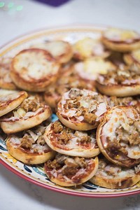 The Best English Muffin Pizza Recipe (Under 20 minutes!)