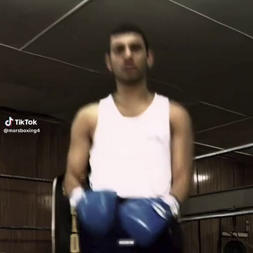 Prince Naseem: The Unique Boxing Style Explained