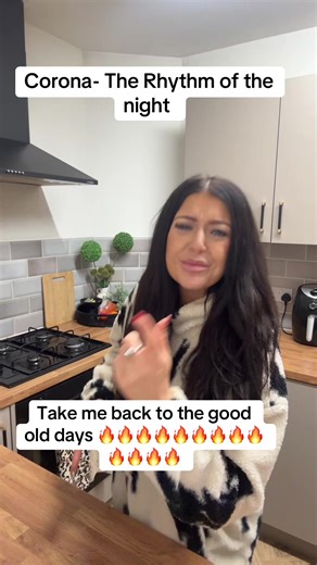 Discover the Best 90s Dance Hits