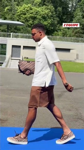 🏆🇫🇷 Captain Kylian Mbappé has just arrived at Clairefontaine to kick off his 2026 World Cup