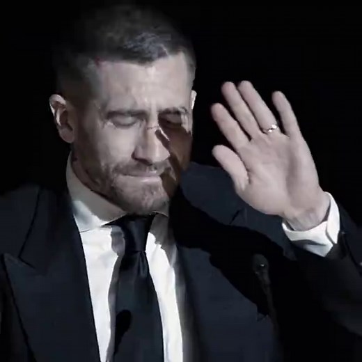 Jake Gyllenhaal's Intense Southpaw Training & Scenes