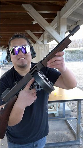 How to use a Thompson SMG in under 60 seconds (Tommy Gun)