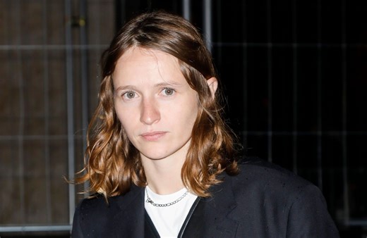 Christa Théret : pourquoi l'actrice est absente de « LOL 2.0 » ? - Elle