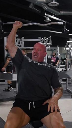 Overhead tricep press for bigger triceps 💪