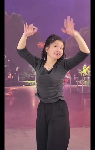 Fengbao Finger Dance to "Lover's Bridge" | Emotional Finger Choreography & Singing Performance