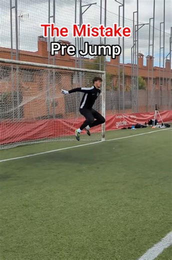 Using the pre-jump to improve goalkeeper performance